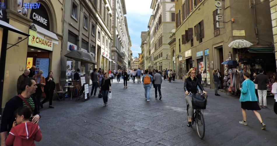 10 Best Places to Go Shopping in Florence, Italy