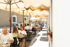 Restaurant near Emerald Palace